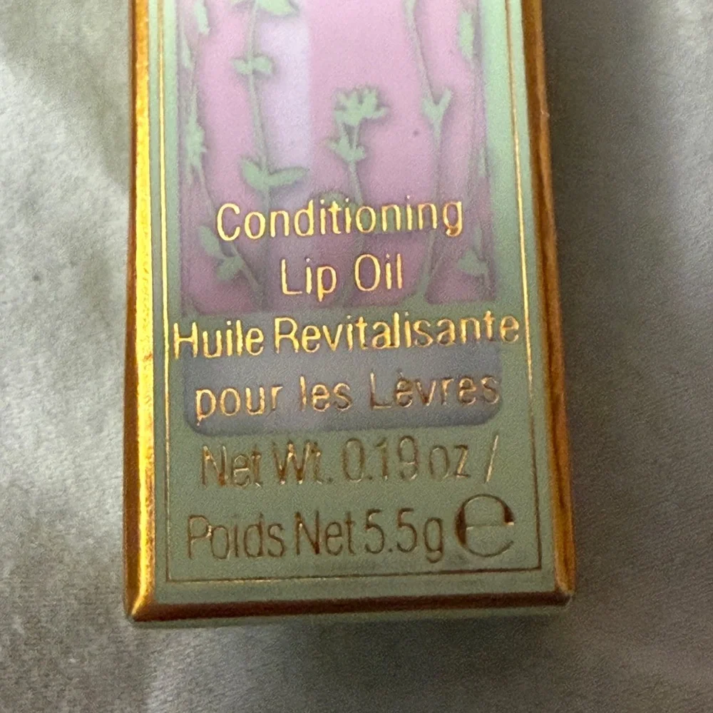 ❤️ 3/$25 Pixi Glow-y Lip Oil in Mint-y